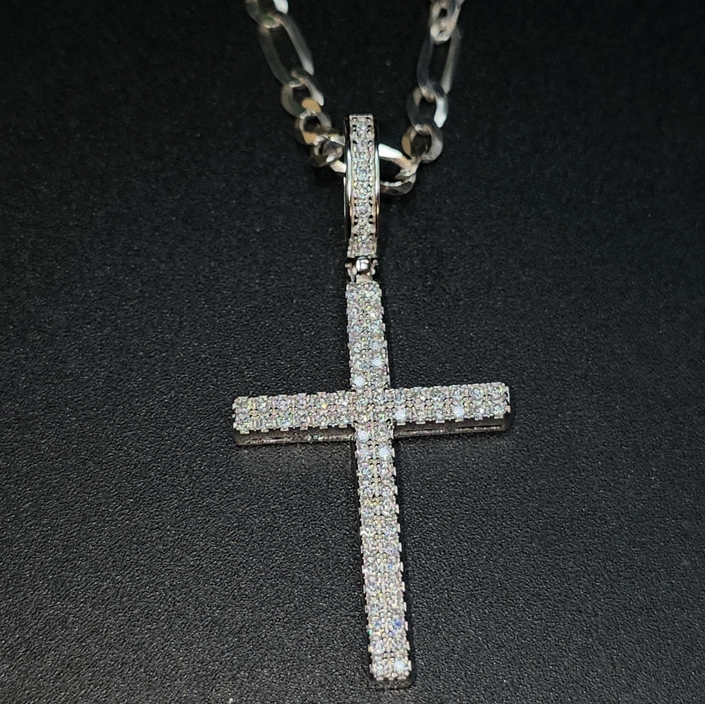 ✨ Dazzling Moissanite Silver Cross Necklace ✨